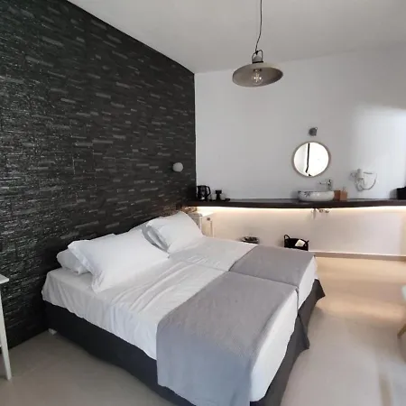 Pavezzo Aparthotel 4*